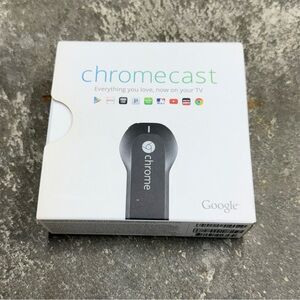 Google Chromecast H2G2-42 Streaming Device Complete Box & Accessories